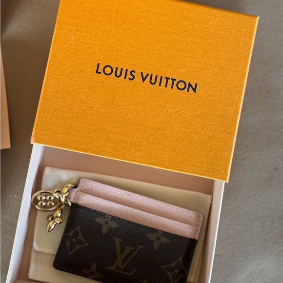 Louis Vuitton Brown and Gold Key & Card Holder - Picture 6 of 6